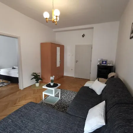 Lejlighed Centrum Apartman Keszthely