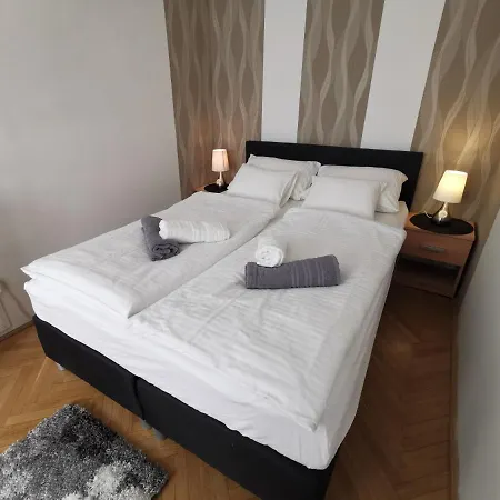 Lejlighed Centrum Apartman Keszthely