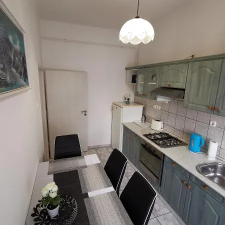Lejlighed Centrum Apartman Keszthely