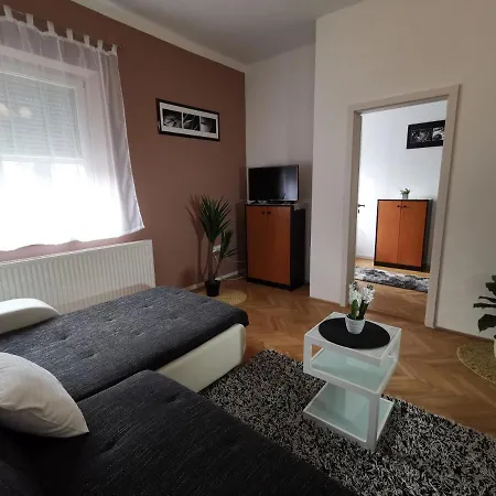 Lägenhet Centrum Apartman Keszthely