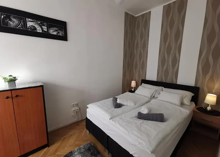 Centrum Apartman * 케츨리