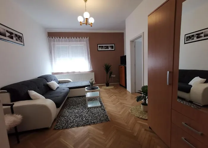 Centrum Apartman 아파트 케츨리