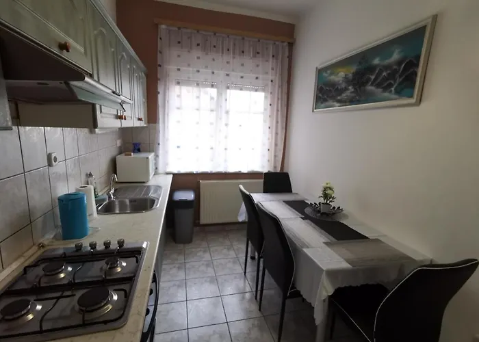 아파트 Centrum Apartman *