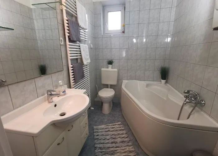 Centrum Apartman 아파트 케츨리